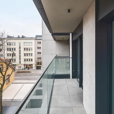 Comfort 10 Lutego Apartment